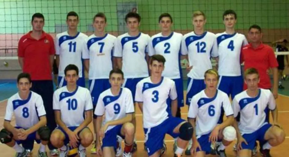 Foto S-au impus în faţa liderului