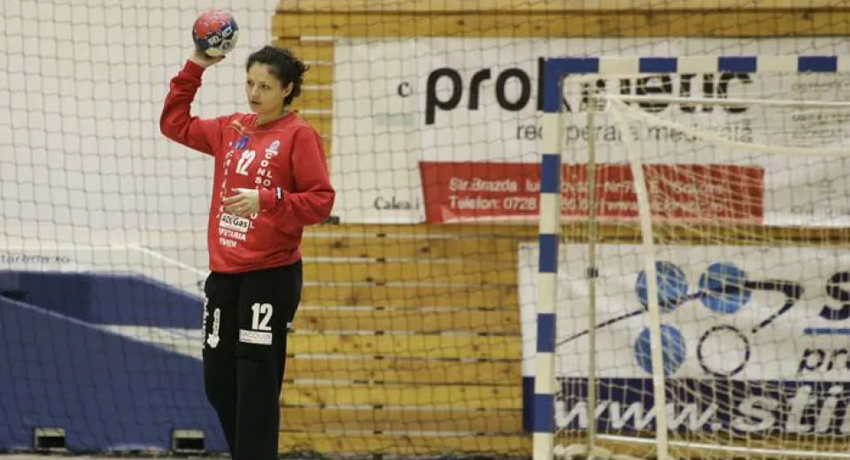 Foto Trei handbaliste de la SCM Craiova, convocate la lotul naţional