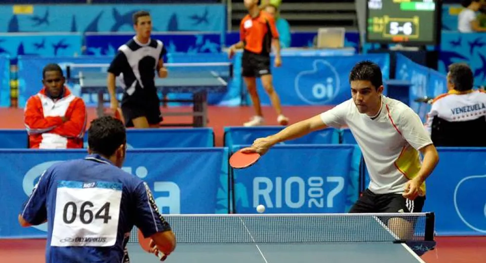 Foto Ping-pong studenţesc în Bănie
