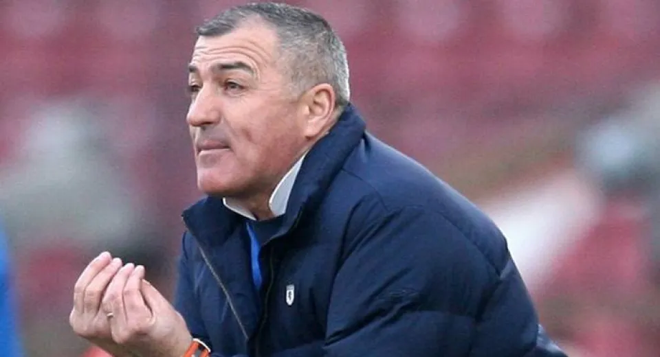 Foto Grigoraş, împins la limitele nervilor de arbitri