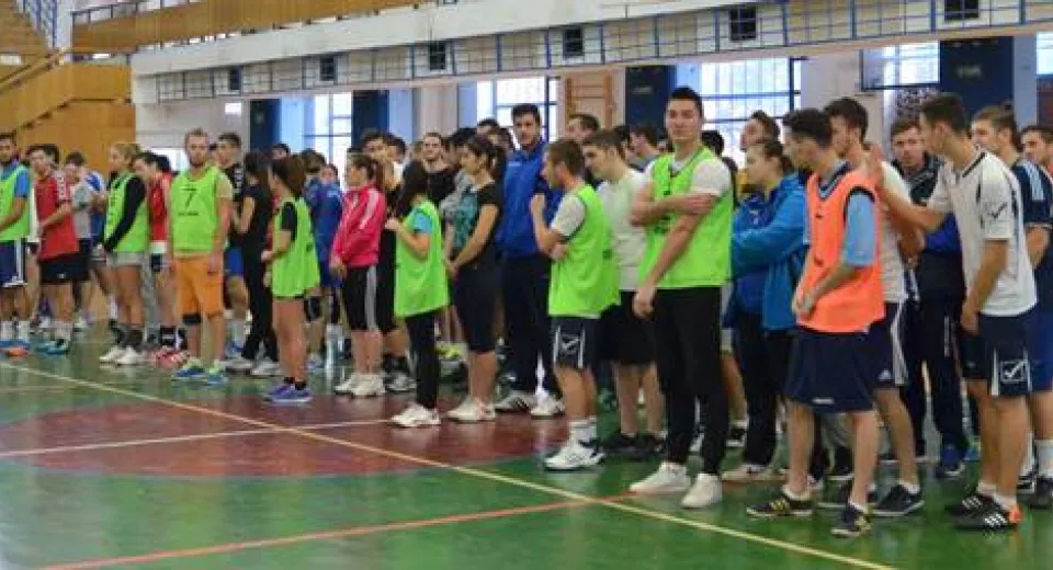 Foto Studenţii craioveni şi-au găsit un numitor comun: handbalul