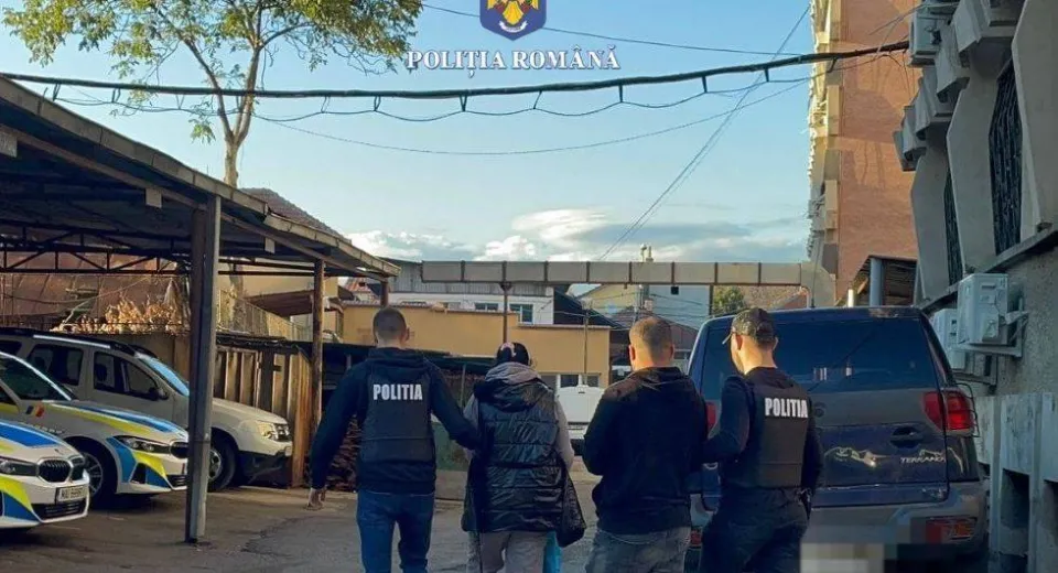 Foto MEHEDINȚI: Percheziții la persoane bănuite de furt calificat. Un bărbat și o femeie au fost reținuți 