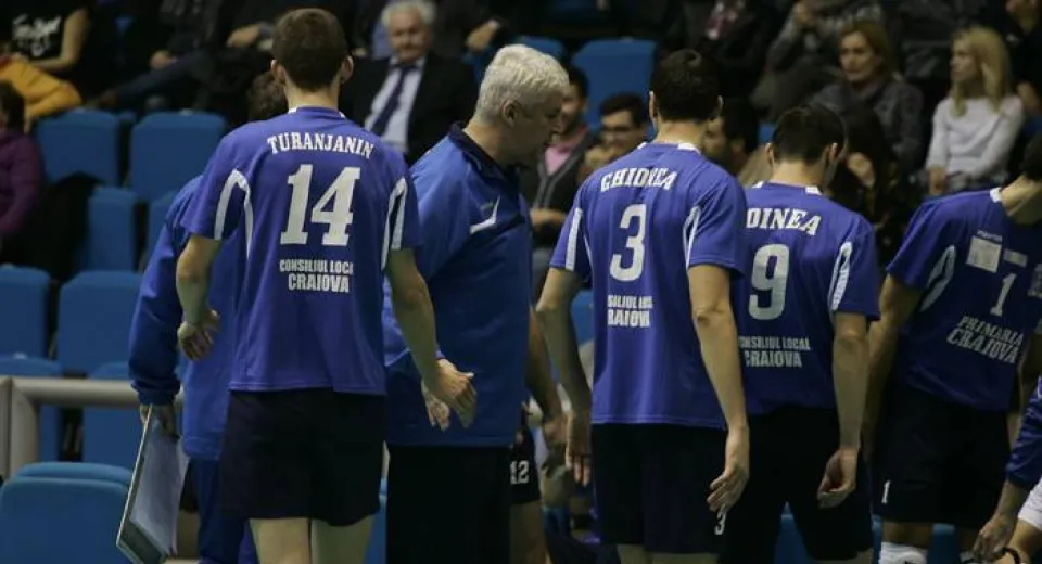 Foto Voleibaliştii luptă pentru o victorie istorică
