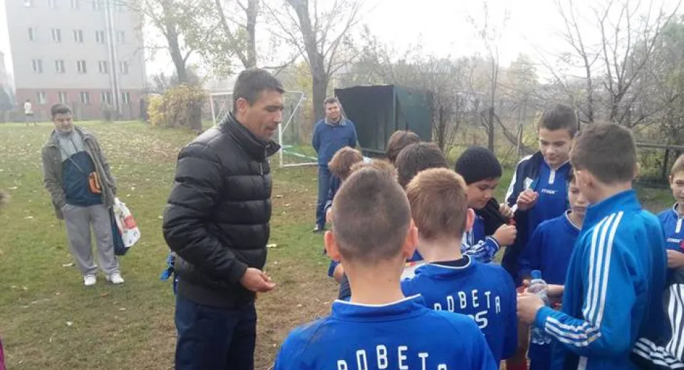 Foto Antrenorii severineni merg la cursuri în Bănie
