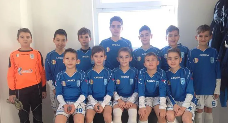 Foto “Puii de leu”, angrenaţi într-o bătălie grea sub Tâmpa