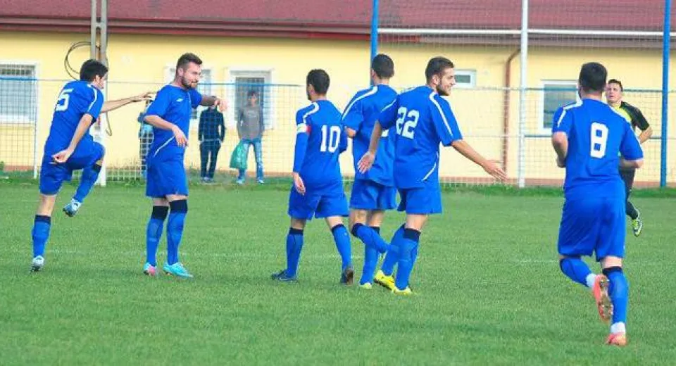 Foto S-au ţinut tare în faţa bihorenilor