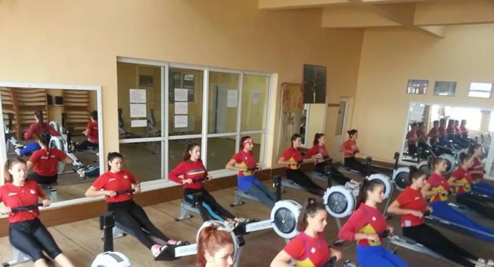 Foto Elevii Marianei Maliş, buni şi pe ergometru