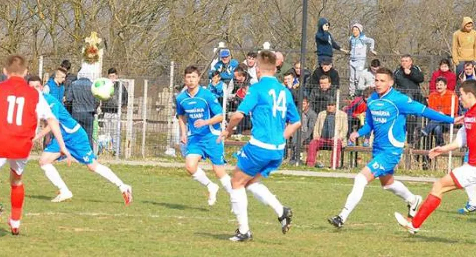 Foto Le-au tăiat “aripile” Vulturilor