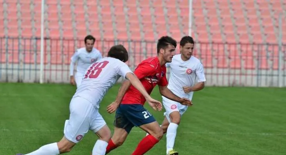 Foto Slatina s-a impus în faţa Bihorului, Vâlcea a cedat şi la Caransebeş