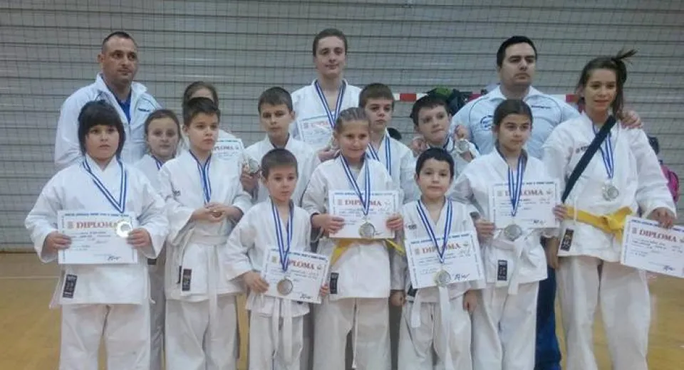 Foto Pe podium, la kempo