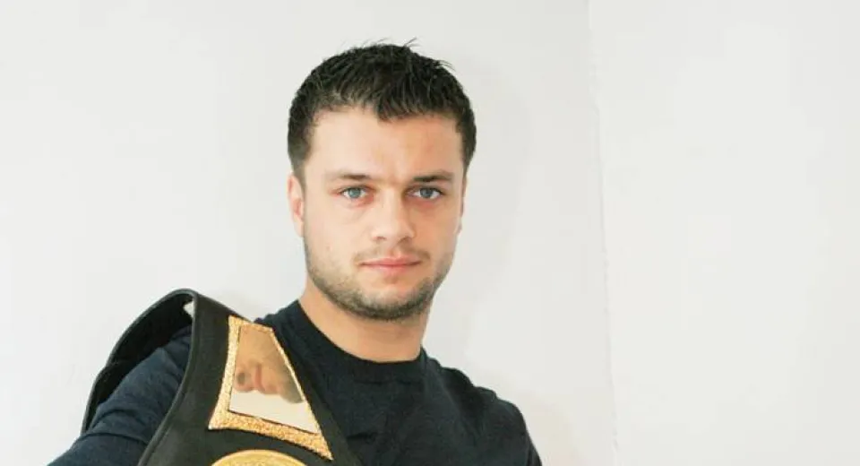 Foto Jo Jo Dan, pregătit pentru lupta cu Brook