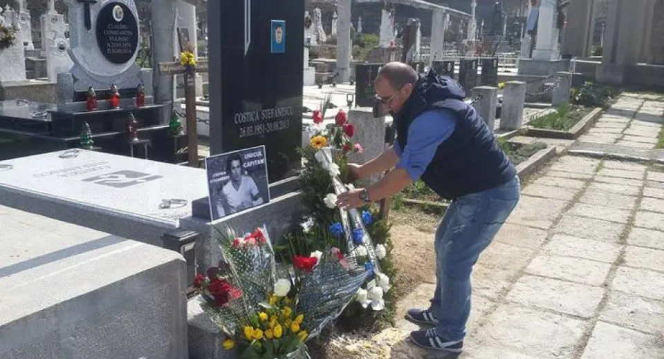 Foto Costică Ştefănescu nu a fost uitat de susţinătorii Ştiinţei