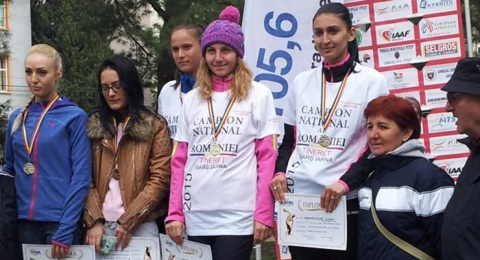 Foto Şapte medalii în pas de marş