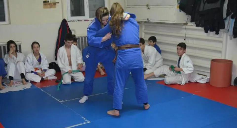 Foto Două medalii de argint şi trei de bronz pentru judokanii craioveni