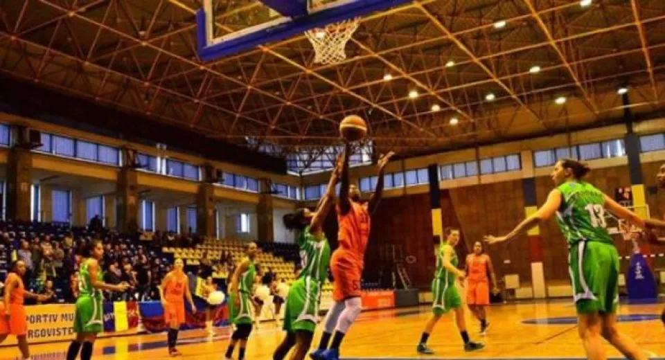 Foto Târgovişte şi Sfântu Gheorghe, în finala campionatului
