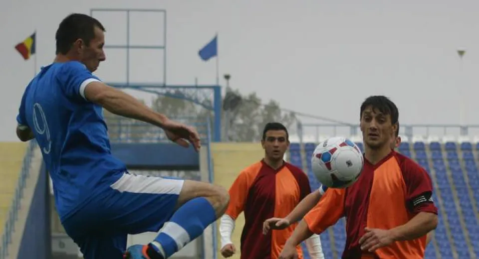 Foto Luptă strânsă pentru locul al III-lea