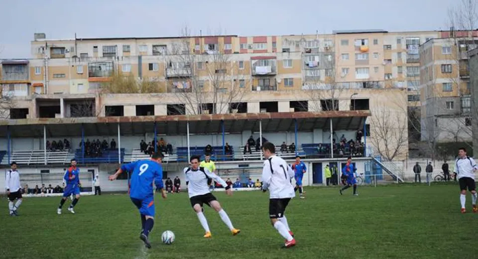 Foto Cârcea are nevoie de victorie pentru a se menţine în ceafa liderului