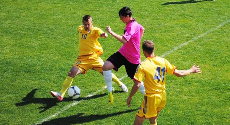 Foto Cârcea se ţine aproape de lider