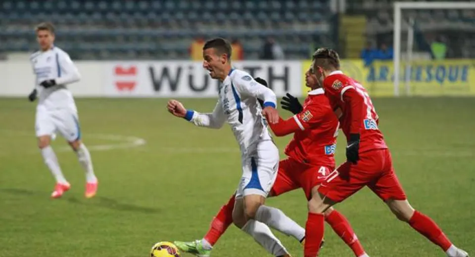 Foto A treia victorie cu Dinamo sau a treia înfrângere consecutivă ?