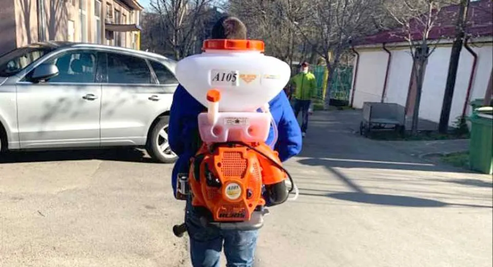 Foto Craiovenii de le Ruris au donat autorităţilor din Dolj aparatură pentru dezinfecție