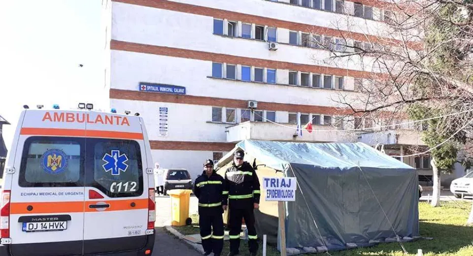 Foto ISU a instalat noi corturi pentru triaj epidemiologic