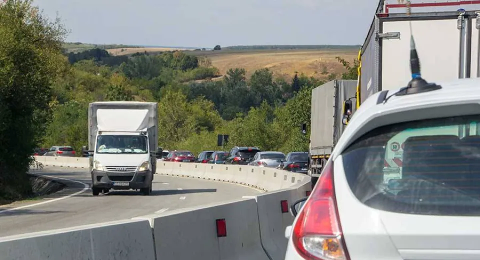 Foto Restricții de trafic pe mai multe drumuri din județul Vâlcea