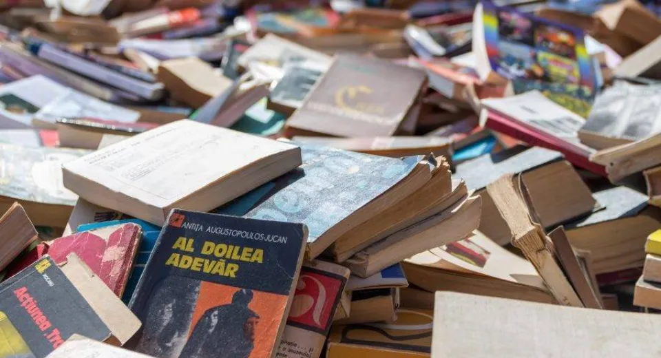 Foto Românii nu mai consumă lectură. “Toți se înghesuie la mâncare, dar nimeni la cărți”