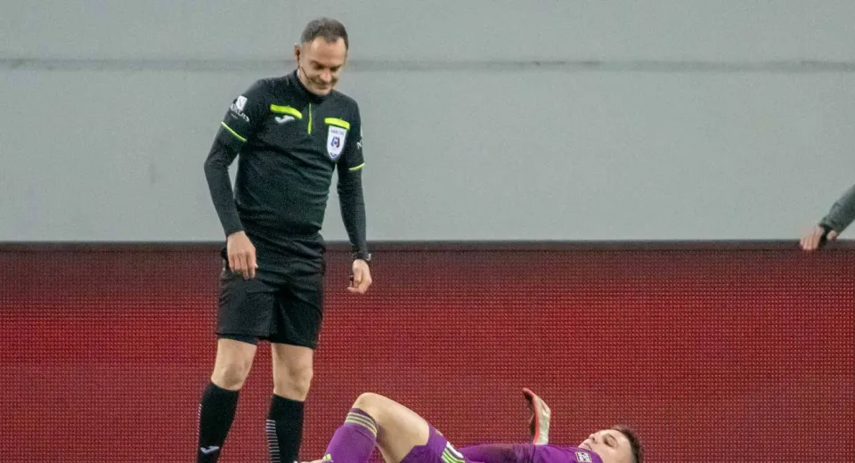 Foto EXCLUSIV. Robert Popa trage tare cu recuperarea: „Sper să fiu apt și să apăr în meciul cu Rapid!