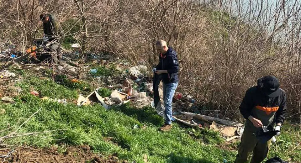 Foto Acțiune de ecologizare inițiată de USR Dolj: s-au strâns 235 de saci cu gunoaie