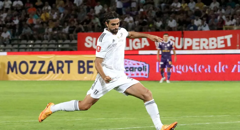 Foto Adrian Mititelu s-a decis! Ce raspuns a primit Gigi Becali, după ce a facut o ofertă de transfer pentru Andrea Compagno