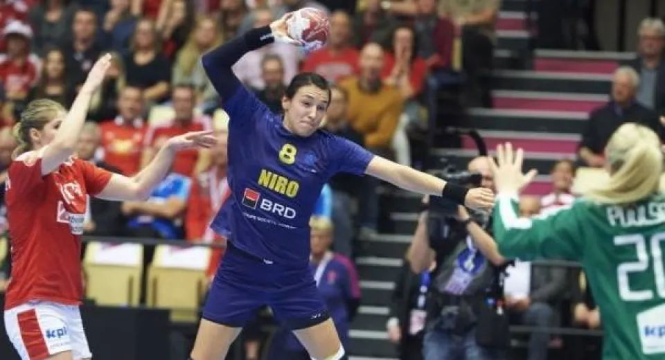 Foto Victorie mare a nationalei de handbal a Romaniei, la turneul preolimpic de la Aarhus, 32-25 cu Danemarca