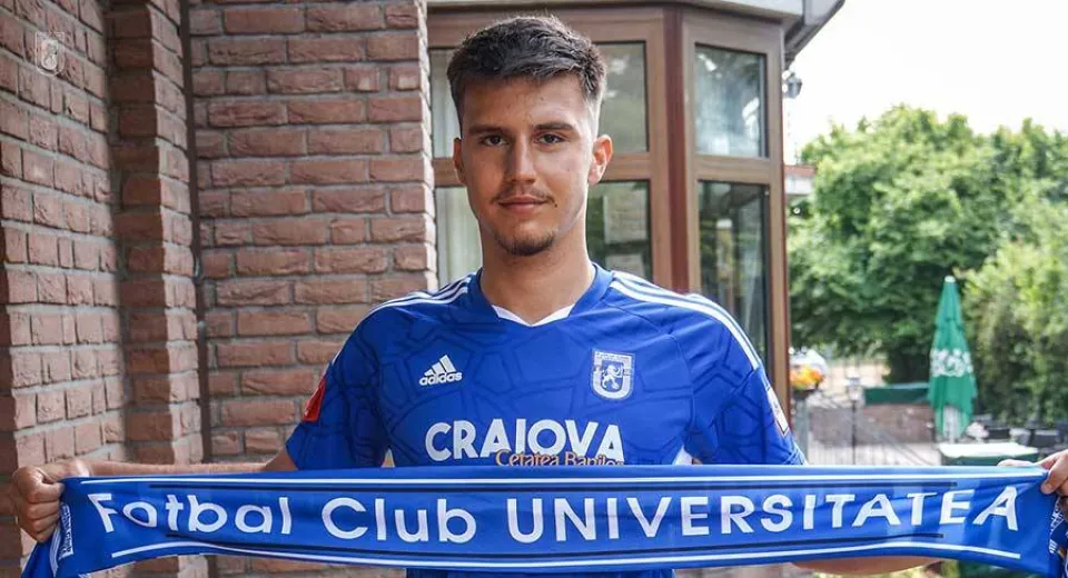 Foto FC Universitatea Craiova a semnat cu un nou fundaș central. Amar Kvakic este jucătorul Stiinței