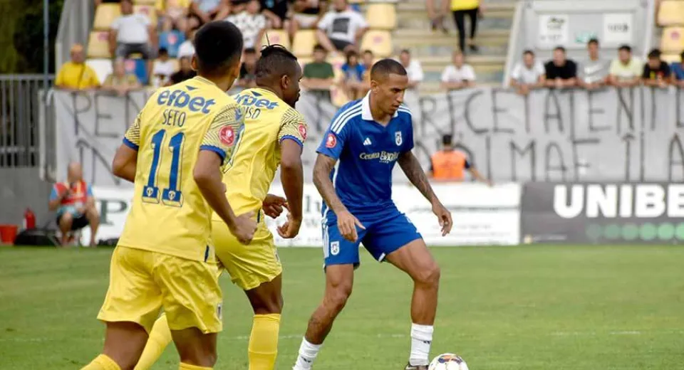 Foto Prea firavi în defensivă. Petrolul-FC Universitatea Craiova, 4-3
