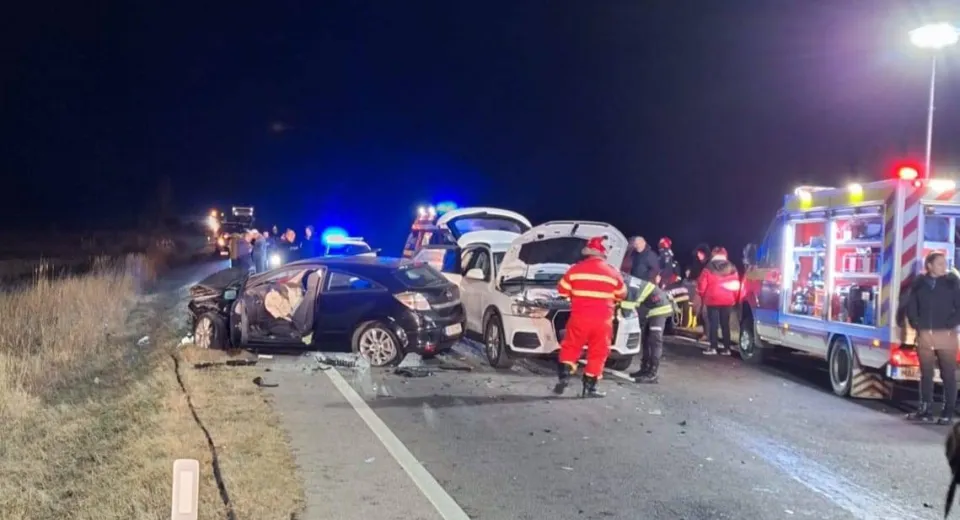 Foto Plan Roșu de Intervenție în Olt. Nouă persoane la spital, în urma unui accident rutier 