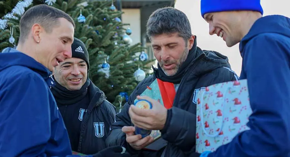 Foto CRĂCIUN FERICIT! Cu ce cadouri a venit Moșul la FCU