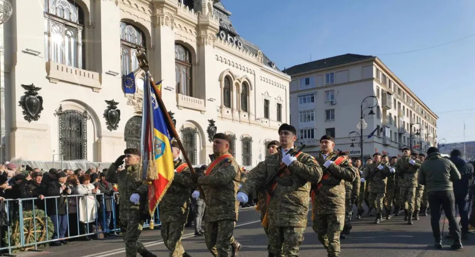 Foto FOTO: Mica Unire sărbătorită și la Craiova. Horă, paradă militară și momente artistice  