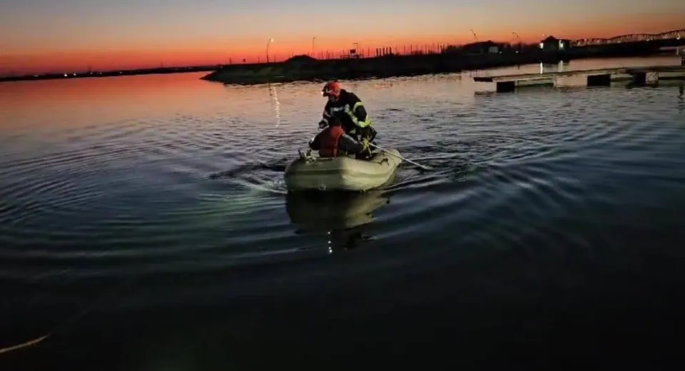 Foto Un tânăr s-a înecat în râul Olt, în zona Clubului Nautic din Slatina