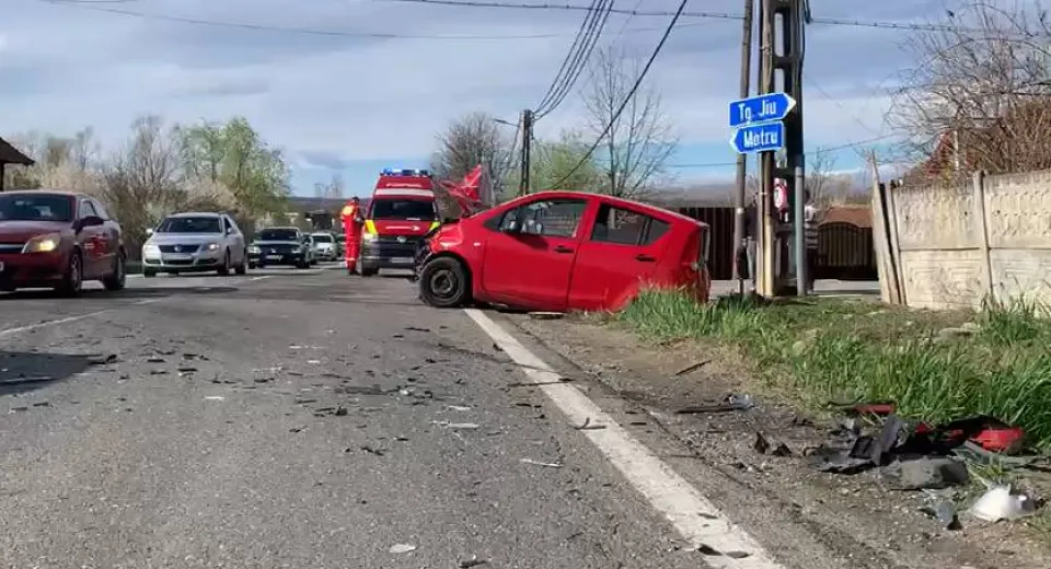Foto Accident cu șase victime într-o comună din Gorj 