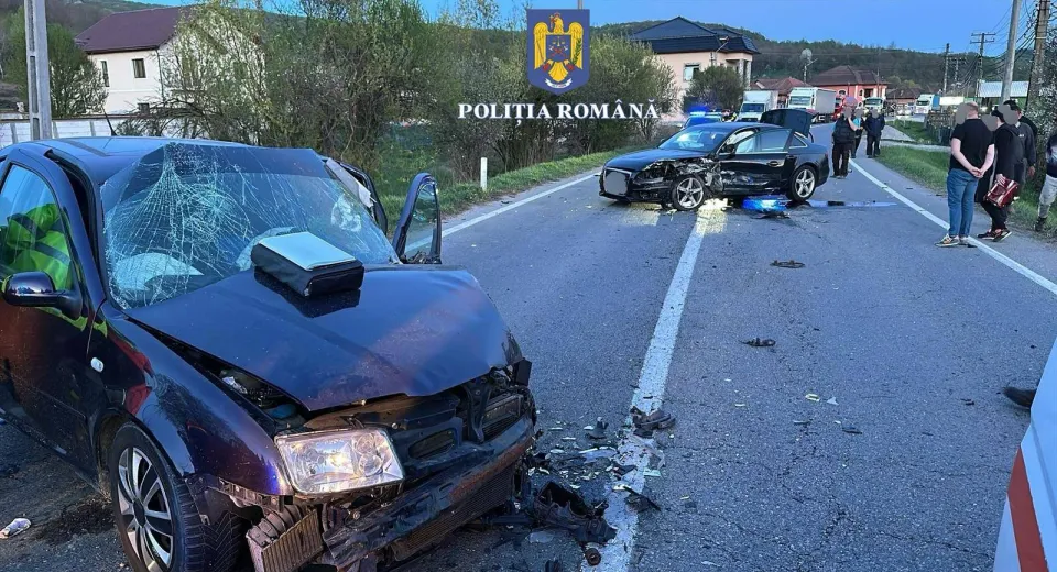 Foto VÂLCEA: Minoră în stare gravă în urma unui accident produs la Mihăești 
