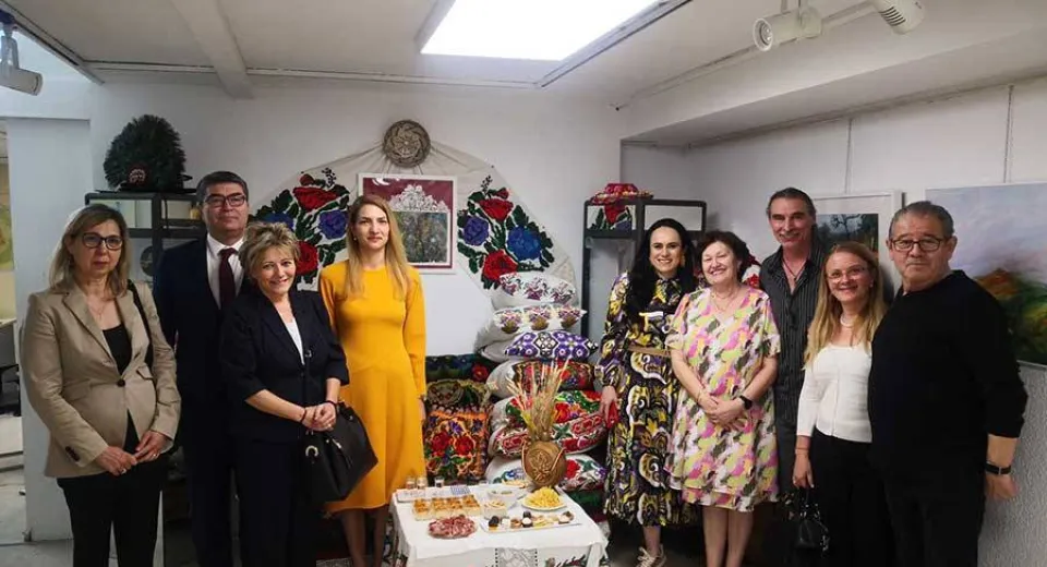 Foto Ministrul Muncii, Simona Bucura-Oprescu, în vizită la comunitatea de români din Spania