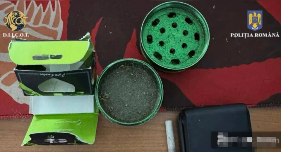 Foto Vindea droguri în județul Gorj, inclusiv minorilor. Un bărbat a fost arestat preventiv 