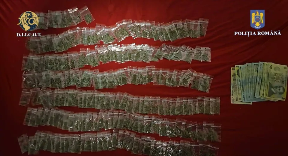 Foto Tânăr din Slatina, arestat preventiv după ce a fost prins că vindea droguri