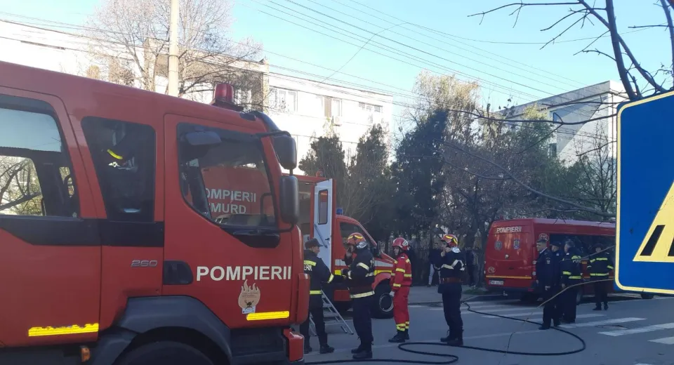 Foto Pacienți, evacuați din Spitalul de Psihiatrie Slatina