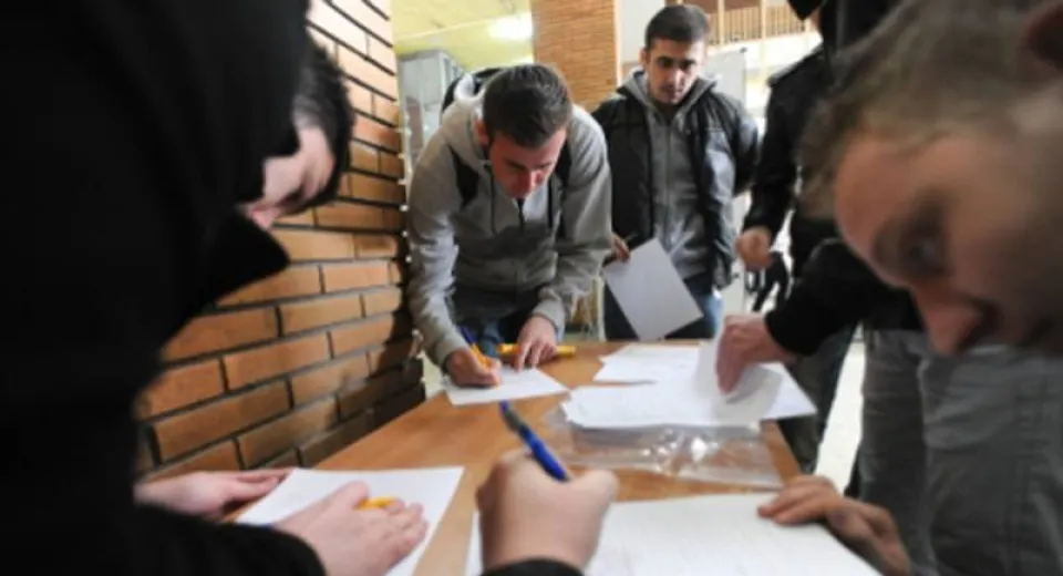 Foto Facultăţile de Mecanică şi Inginerie Electrică îşi aşteaptă potenţialii studenţi pentru înscriere