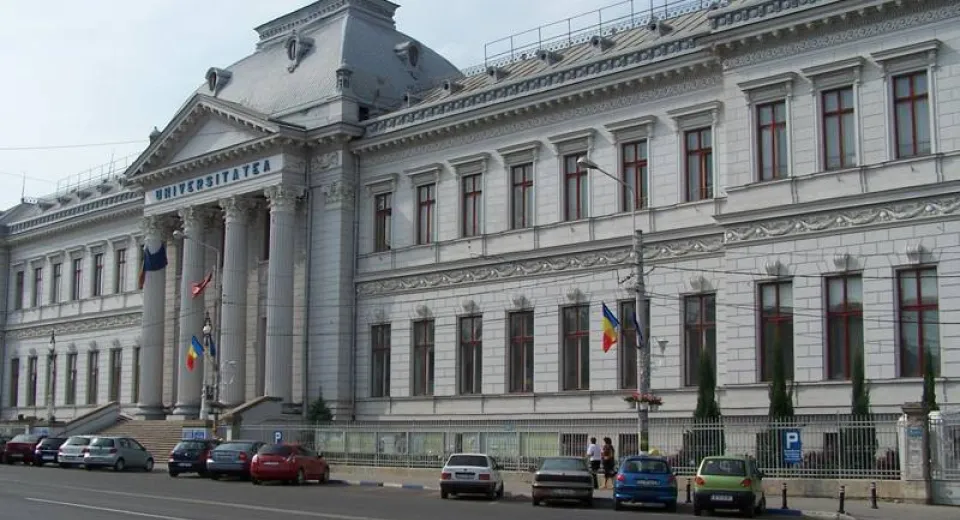 Foto Tinerii nu se mai înghesuie să se înscrie la facultate