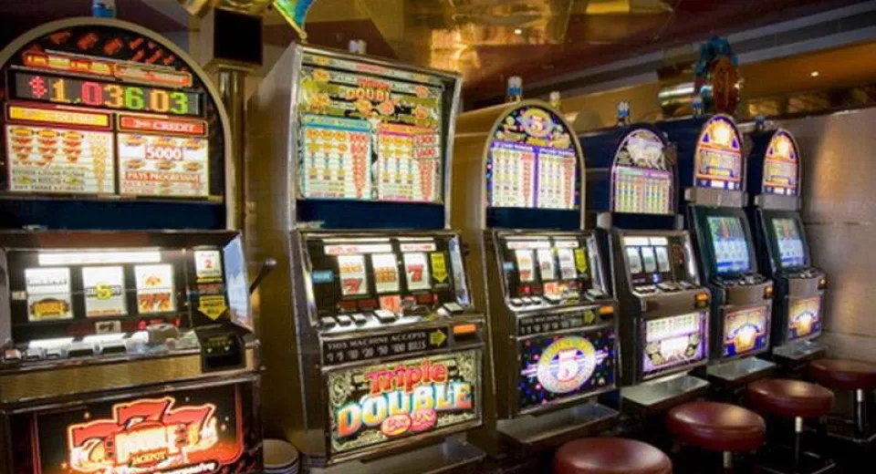 Foto Dezbatere la Craiova privind jocurile de noroc. Propunere de interzicere completă