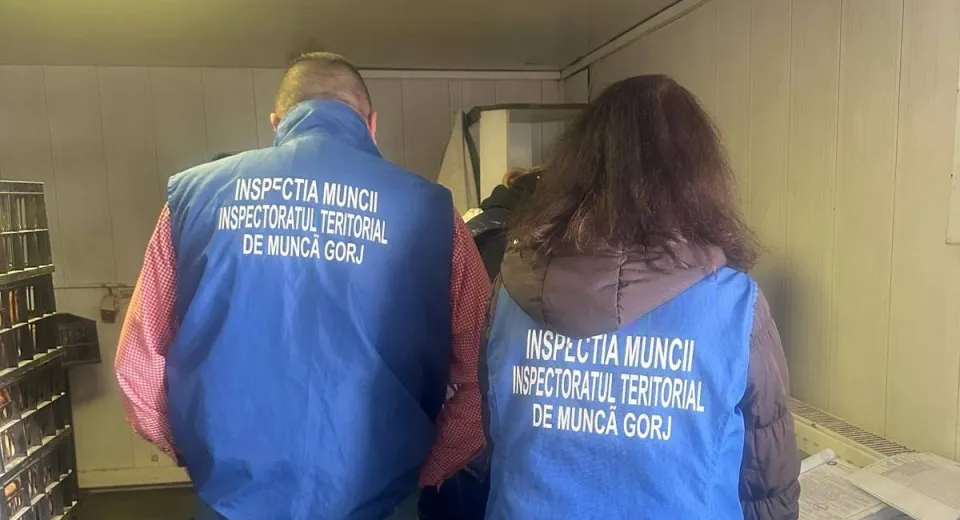 Foto GORJ: Munceau la negru într-un restaurant din Tismana 
