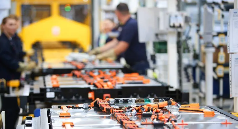 Foto Ford Otosan asamblează la Craiova baterii pentru maşinile electrice produse în România