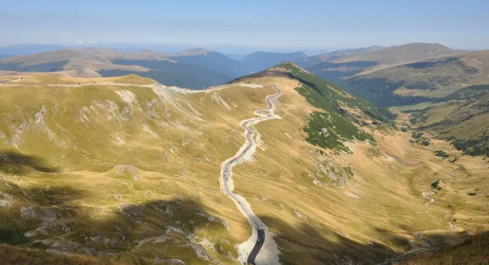 Foto Restricţii pe Transalpina. Între ce ore se mai poate circula între Rânca şi Obârşia Lotrului 