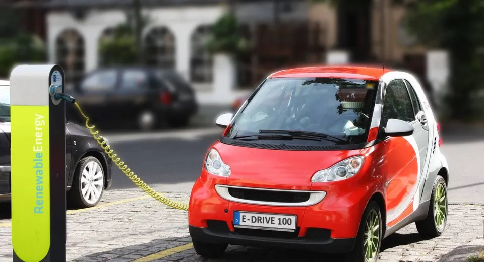 Foto Analiză: costurile încărcării unei mașini electrice în România comparativ cu alte țări